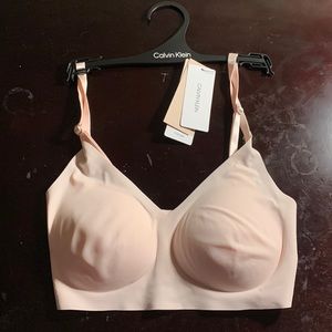 New with tags size XS Calvin Klein pink triangle lightly lined bralette